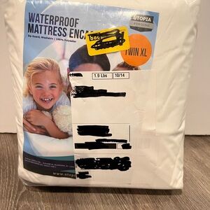 Waterproof Mattress Encasement - White (Twin XL)